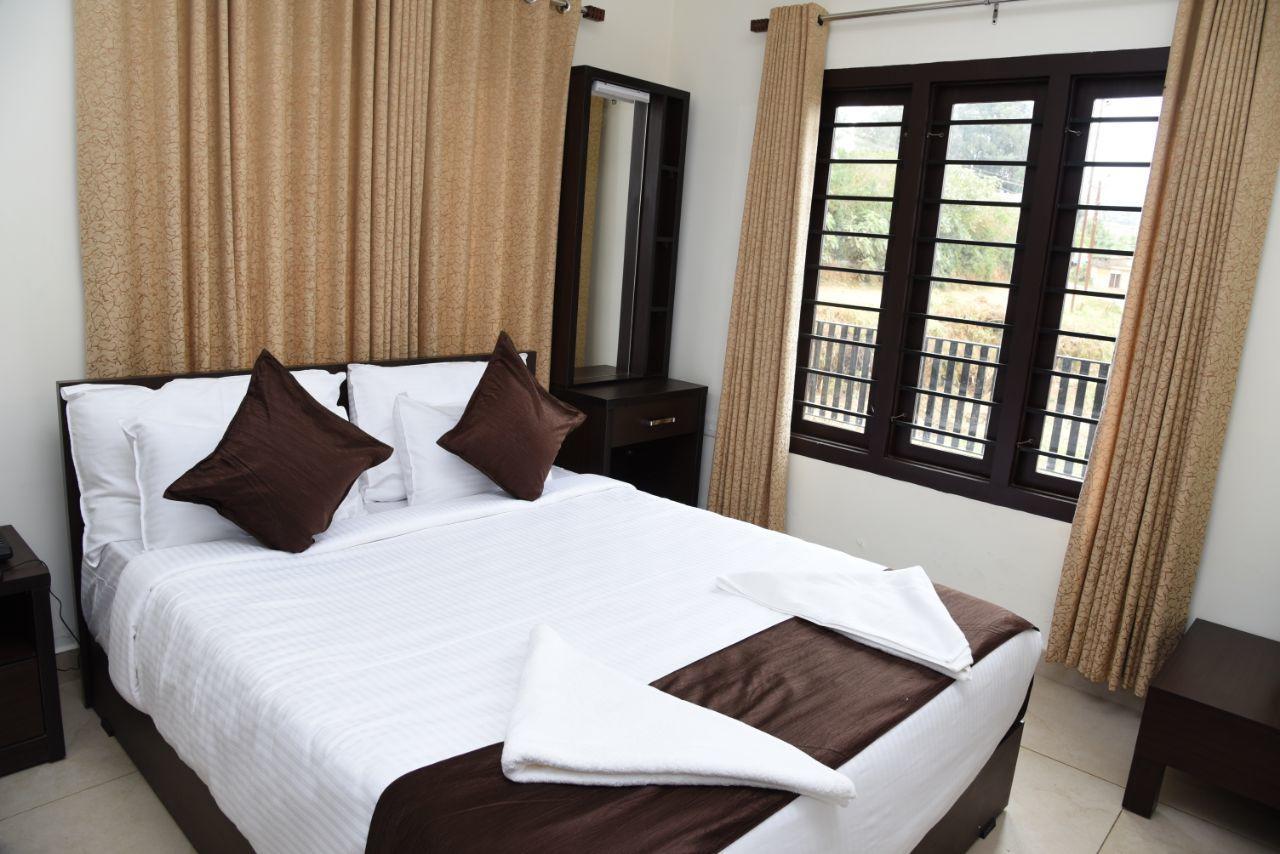 Albisville Hilltop Mansion Udagamandalam Exterior foto