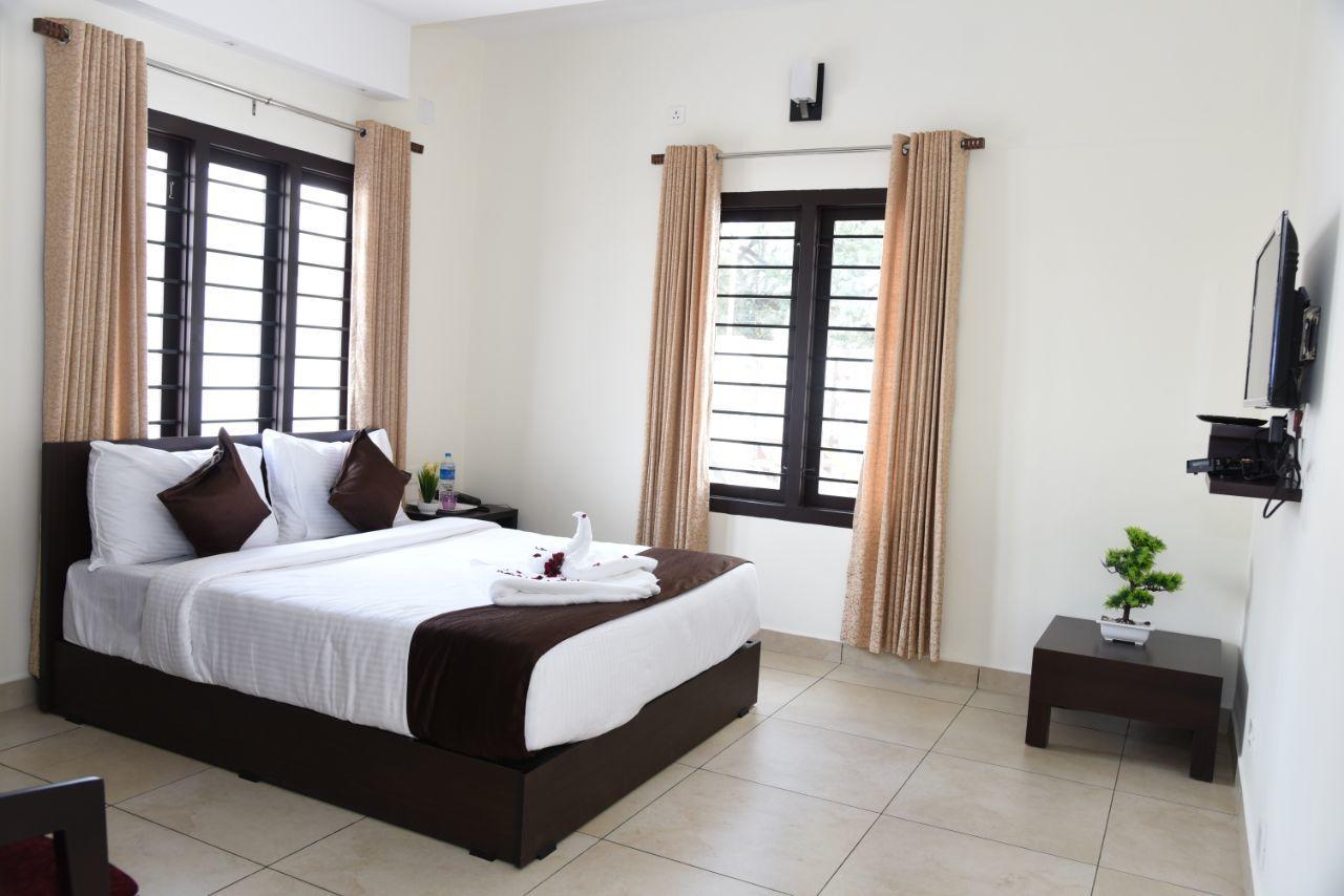 Albisville Hilltop Mansion Udagamandalam Exterior foto